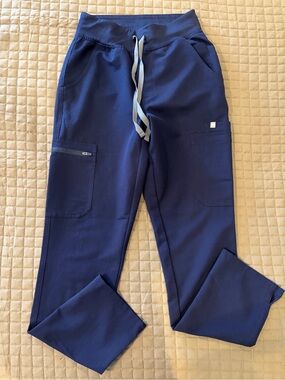 Figs Lola Straight Navy Pocket Scrub Pants